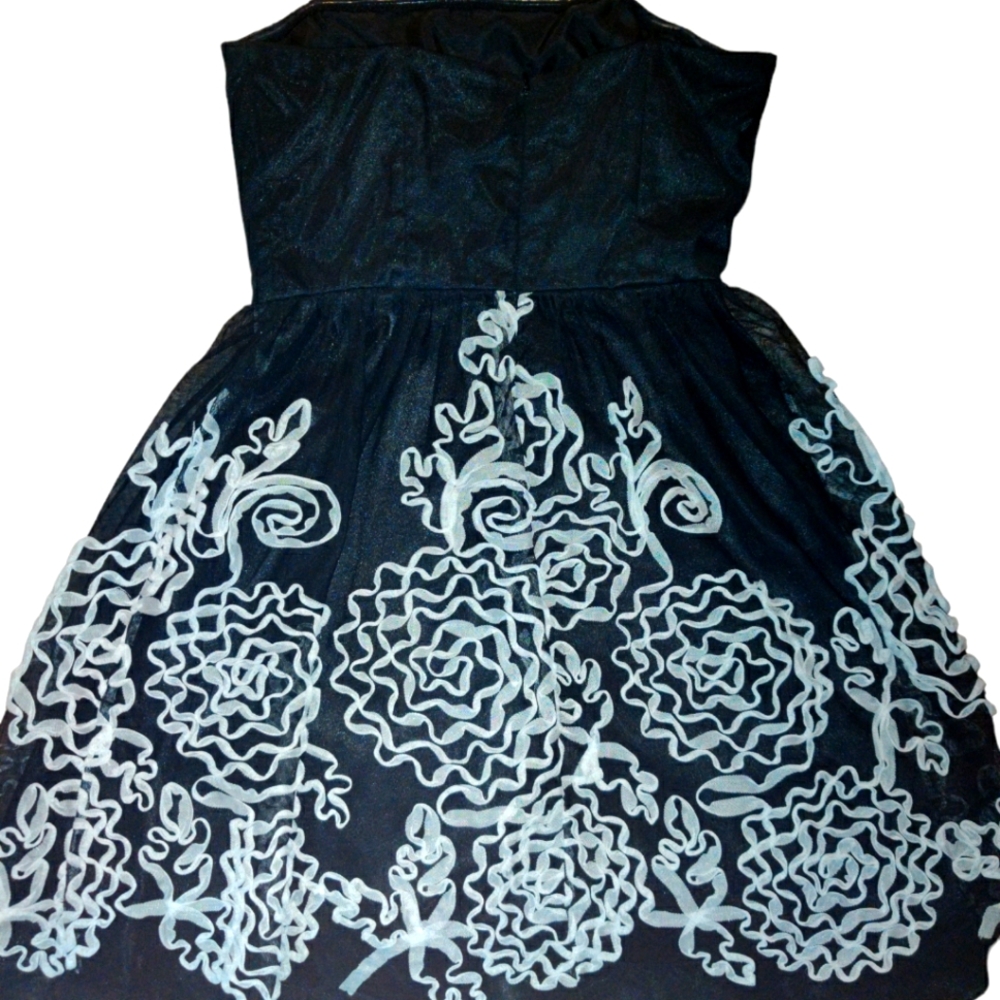 Adriana Papell Dresses Strapless Formal Dress from Nordstrom Color:Black & white